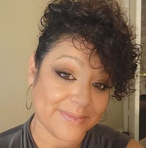 Meet your Posher, Yolanda